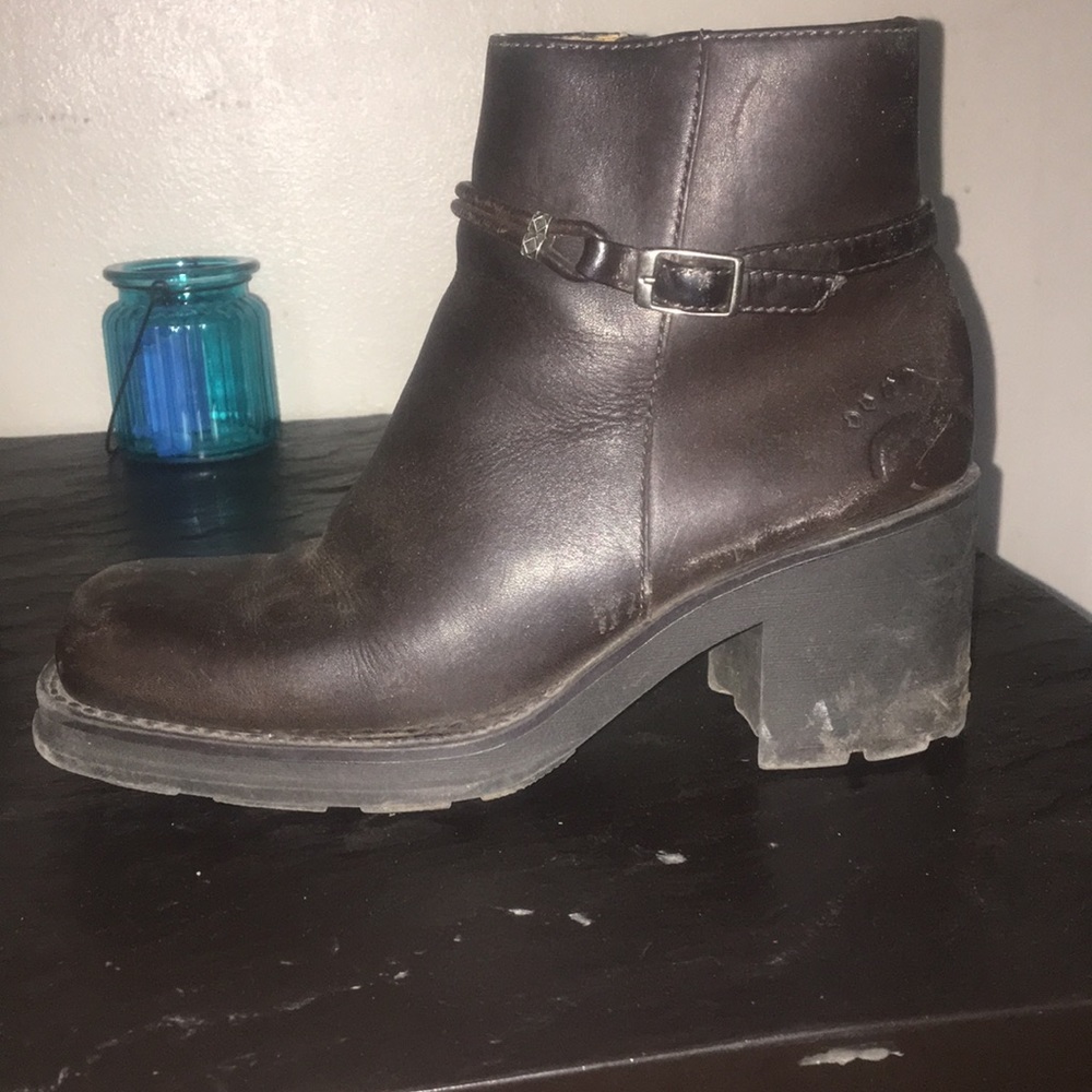Heeled boots